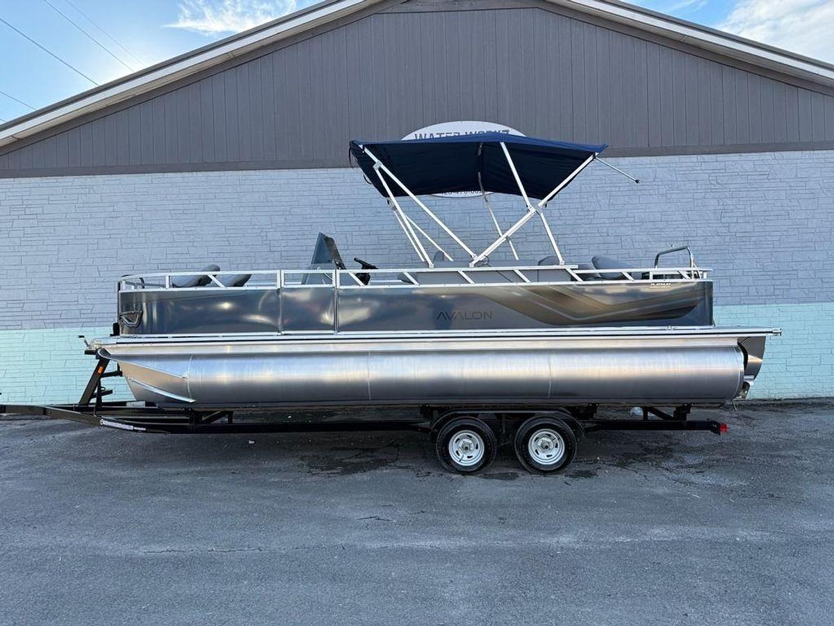 2026 Avalon 2385 Venture 85 Center Fish