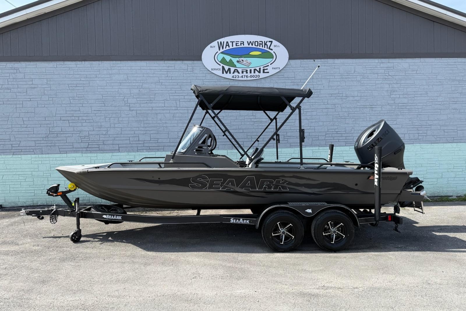 New 2025 Avalon VTX Quad Fish, Cleveland - Boat Trader