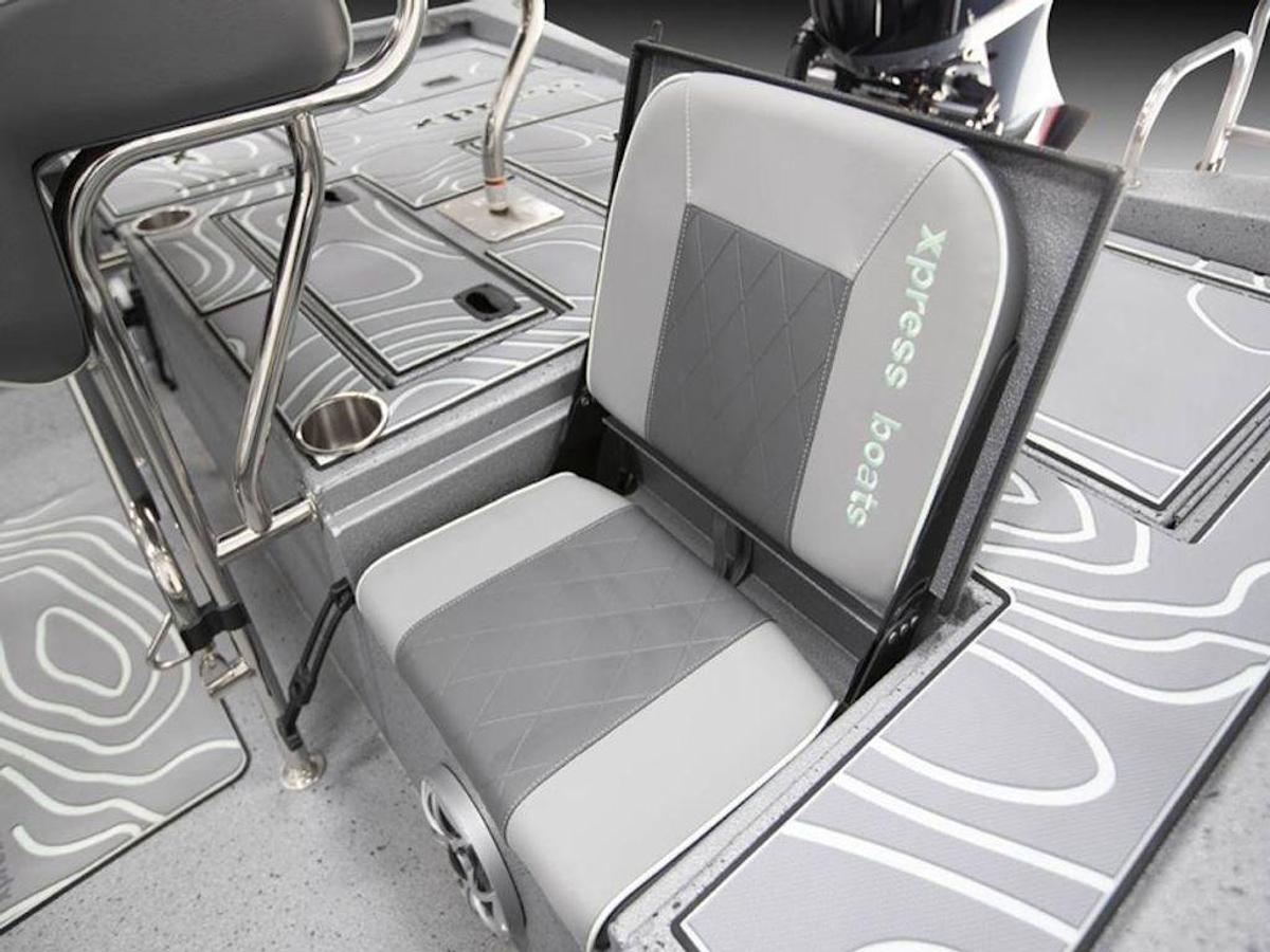 2025 Xpress Boats X23B Base