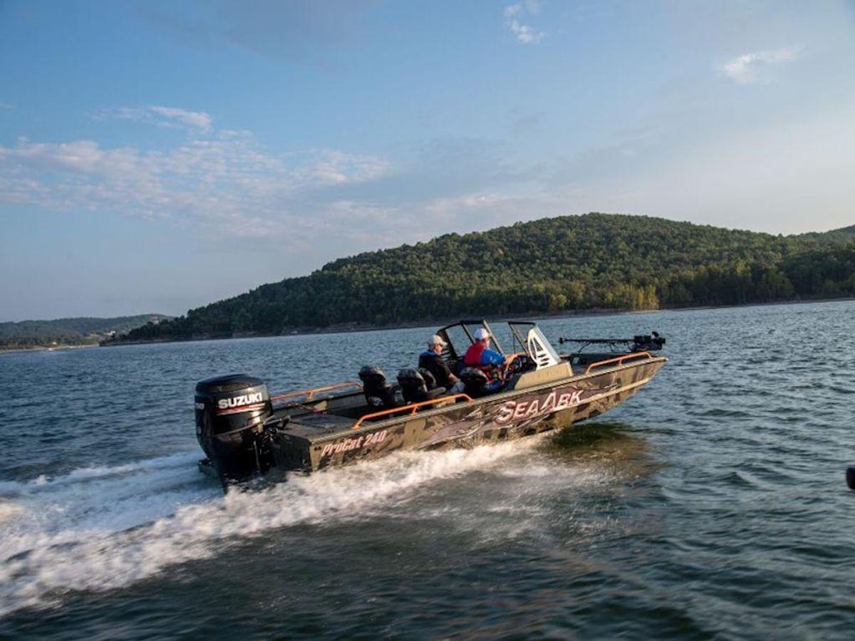 2025 SeaArk ProCat 240 Base