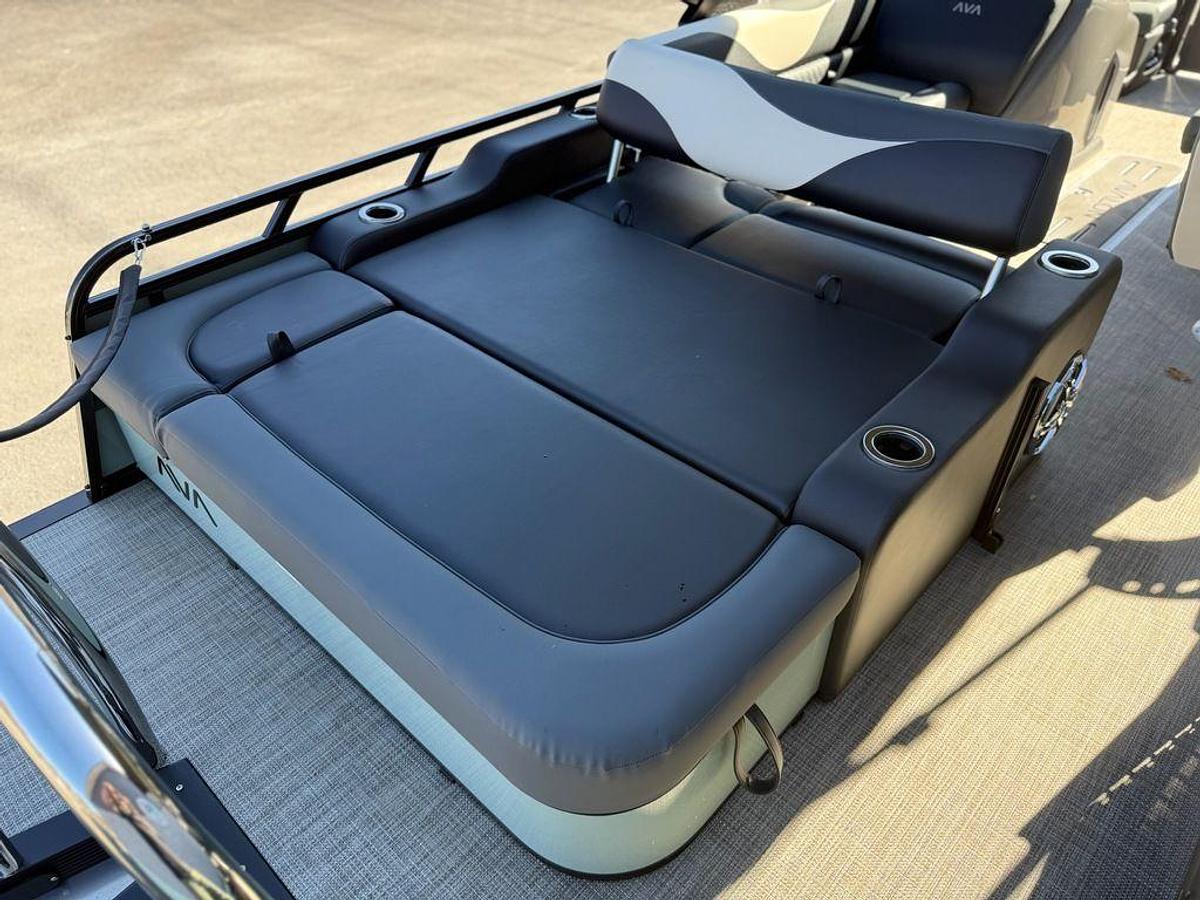 2026 Avalon 2385 LSZ VRB Windshield