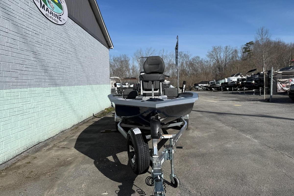 2026 Xpress H20B Bay