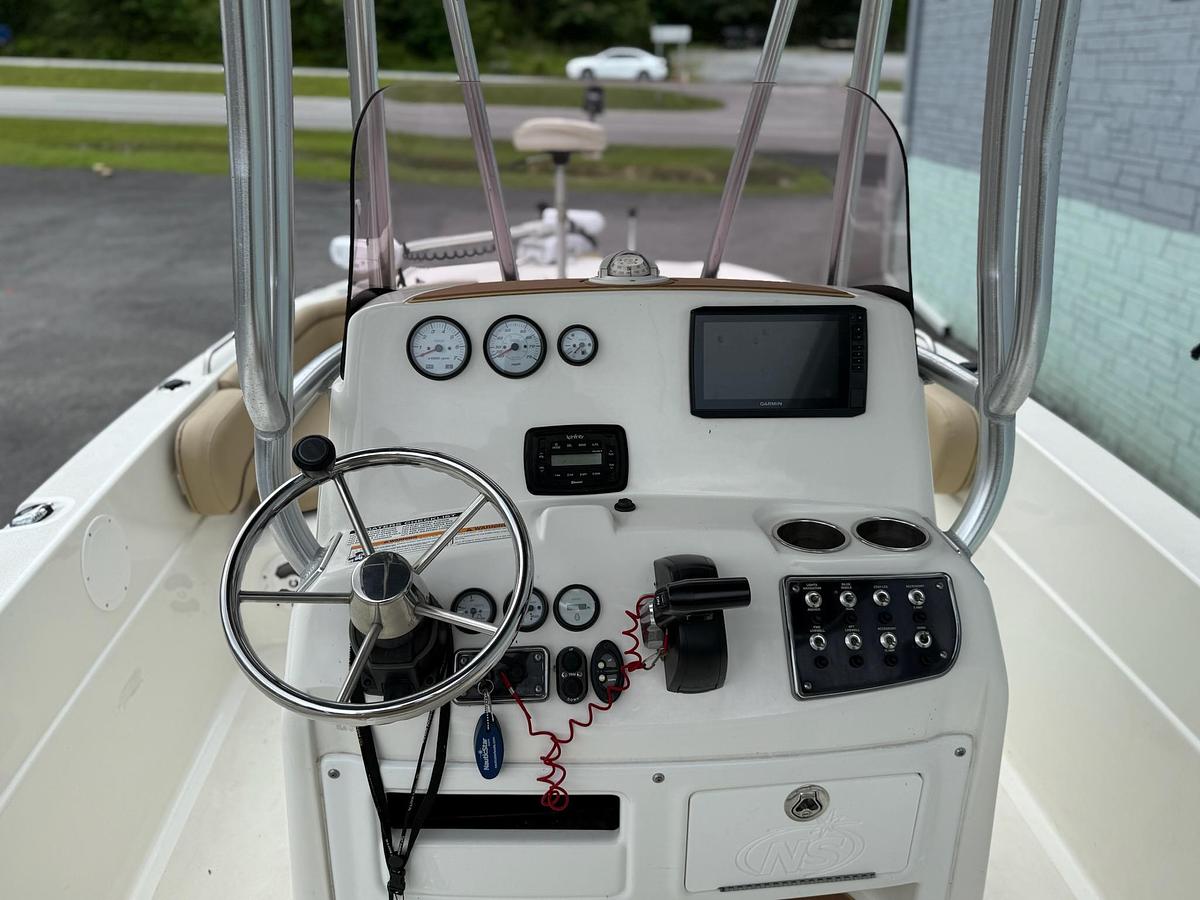 2019 NAUTIC STAR 231 HYBRD CC