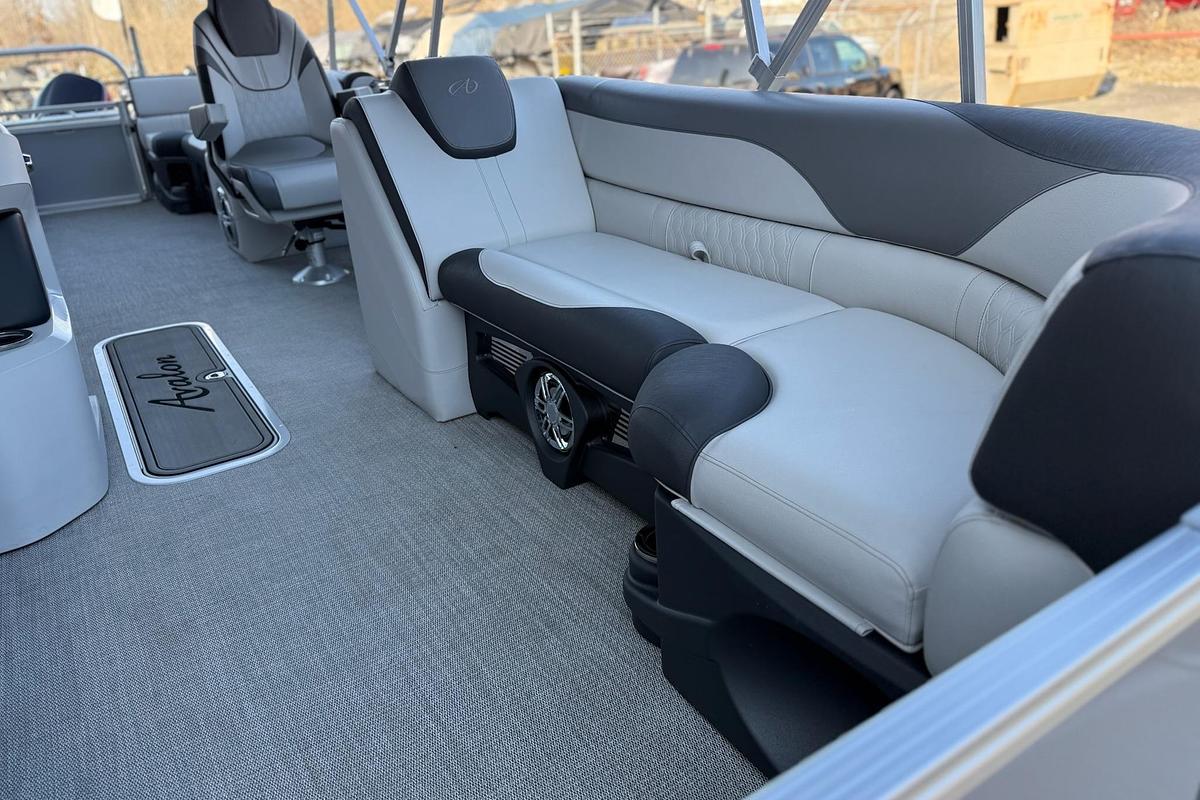 Used 2024 Avalon LSZ Quad Lounge - 25'