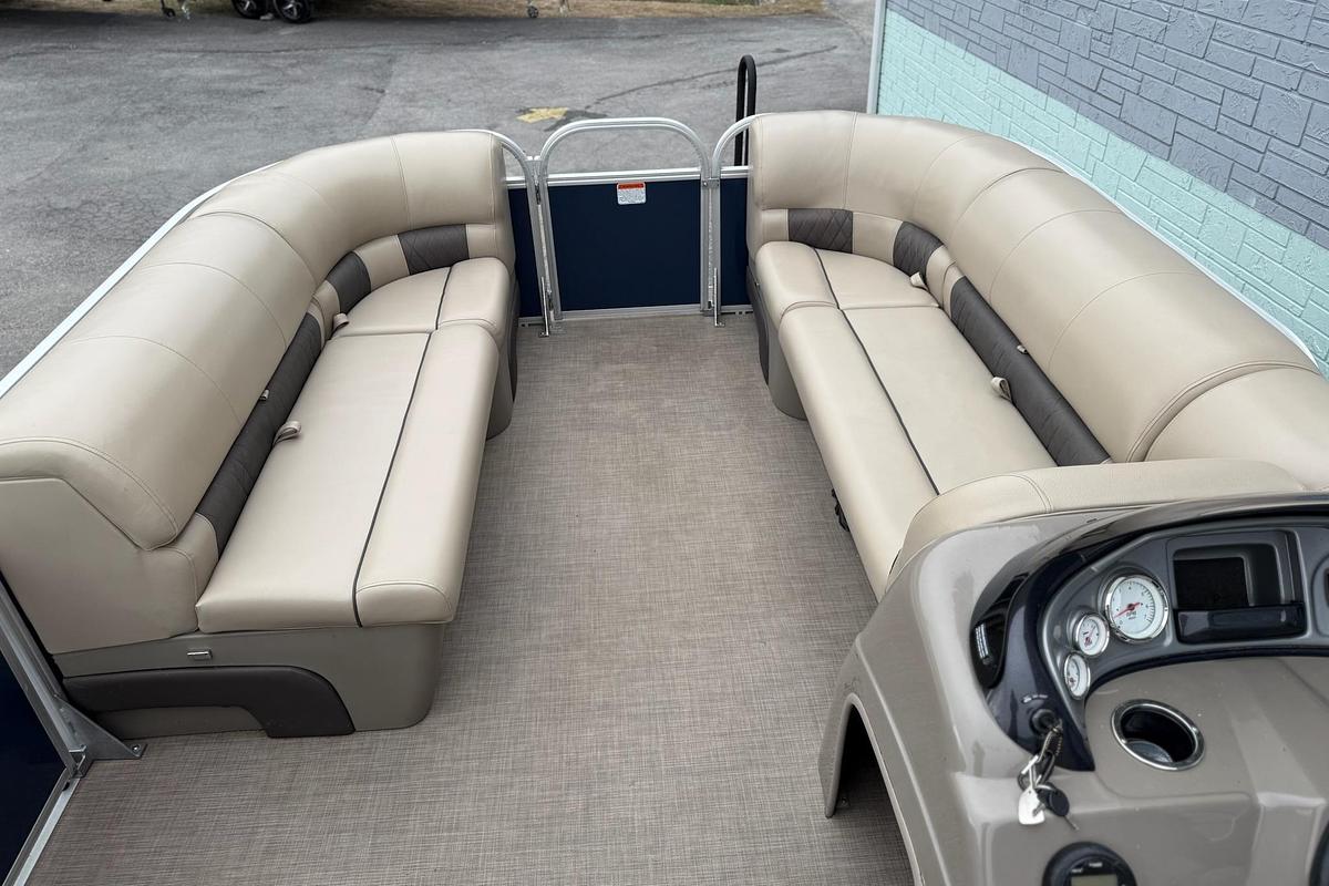Used 2020 Sun Tracker Party Barge 20 DLX
