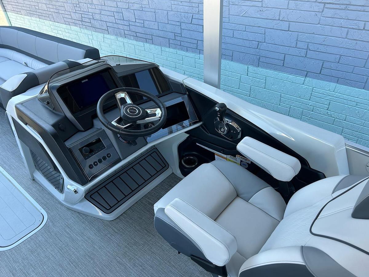 2025 Avalon Catalina 2585 Funship Cruise