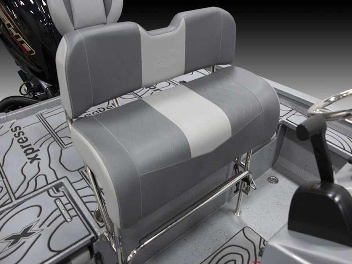 2025 Xpress Boats X23B LOUNGE Base