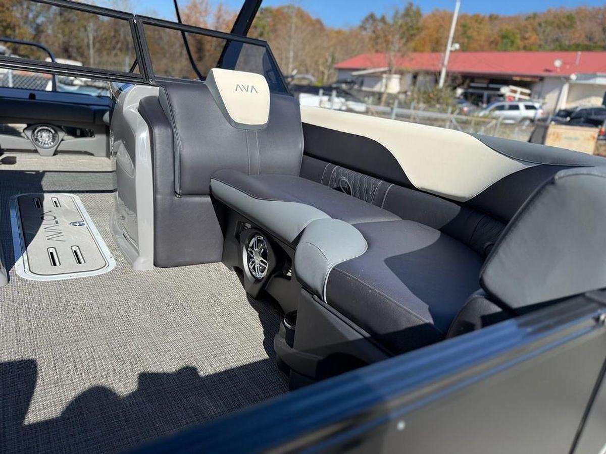 2026 Avalon 2385 LSZ VRB Windshield