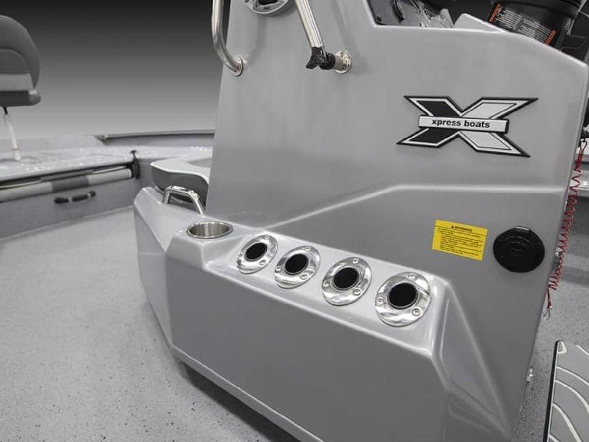 2025 Xpress Boats X23B Base