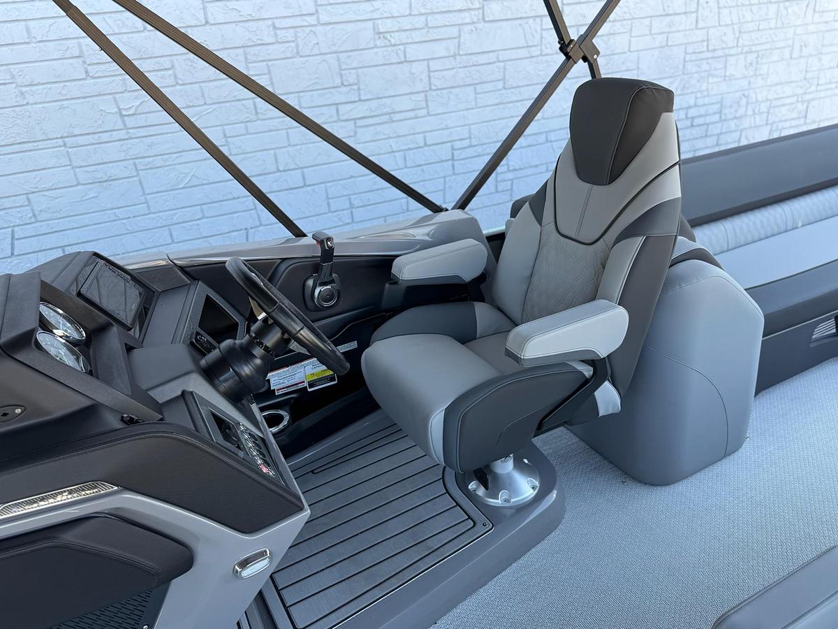 2026 AVALON 2585 CATALINA QUAD LOUNGER