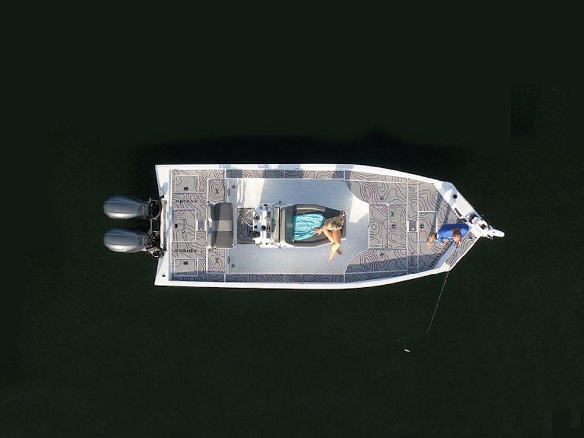 2025 Xpress Boats X23B LOUNGE DUAL Base