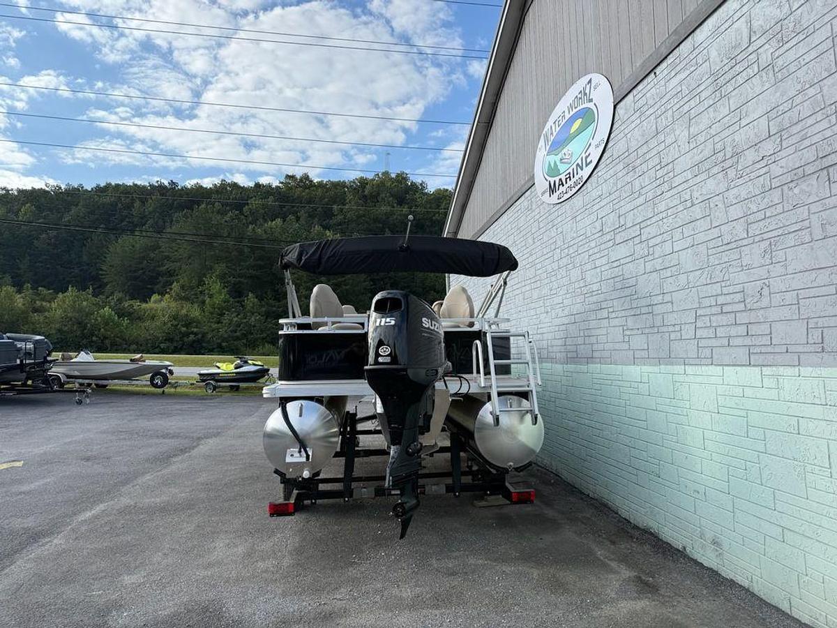 2025 Avalon VTX 19' Quad Fish