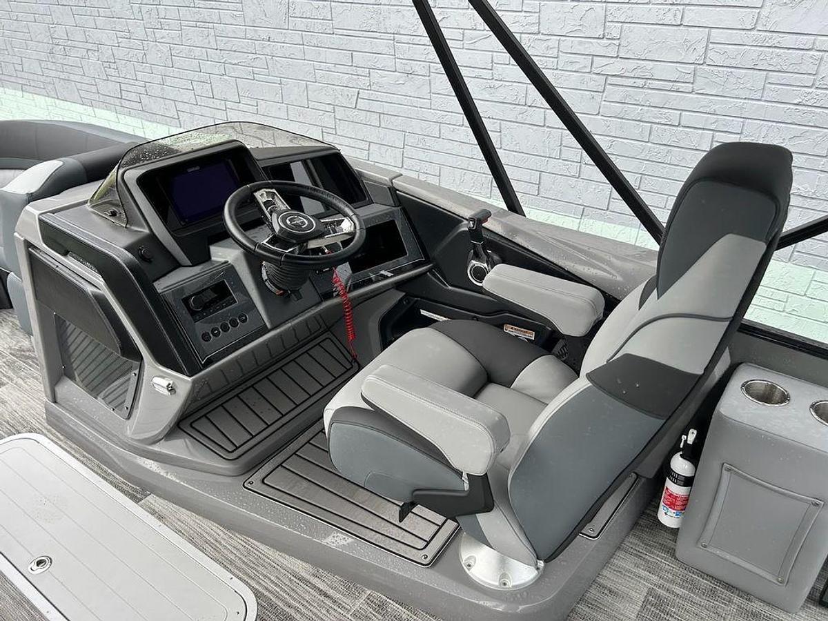 2025 Avalon 2385 Catalina VRB