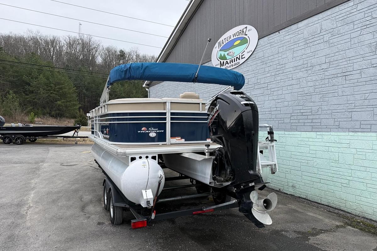 Used 2020 Sun Tracker Party Barge 20 DLX