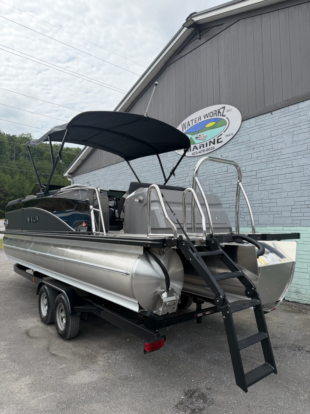 2027 AVALON CATALINA 2585 ELITE WINDSHIELD