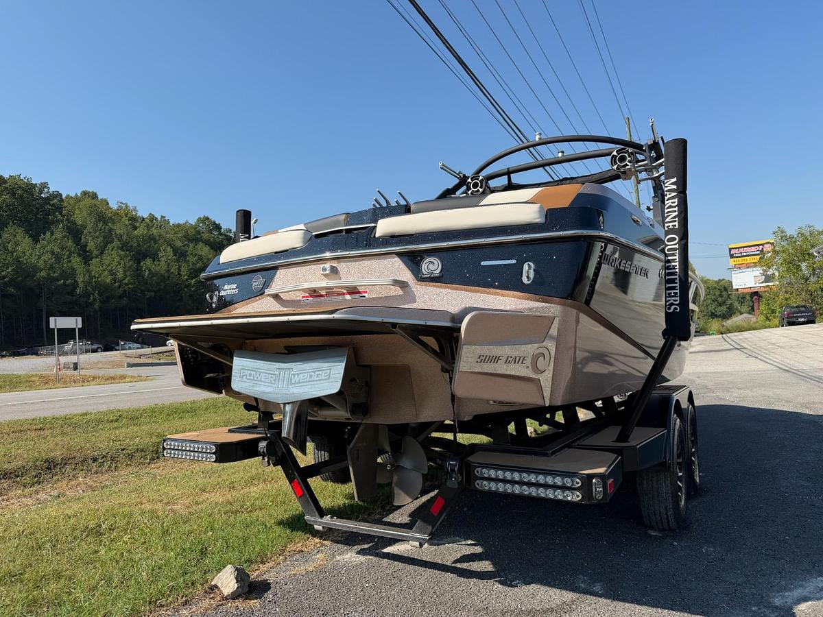 Used 2020 Malibu Wakesetter 23LSV