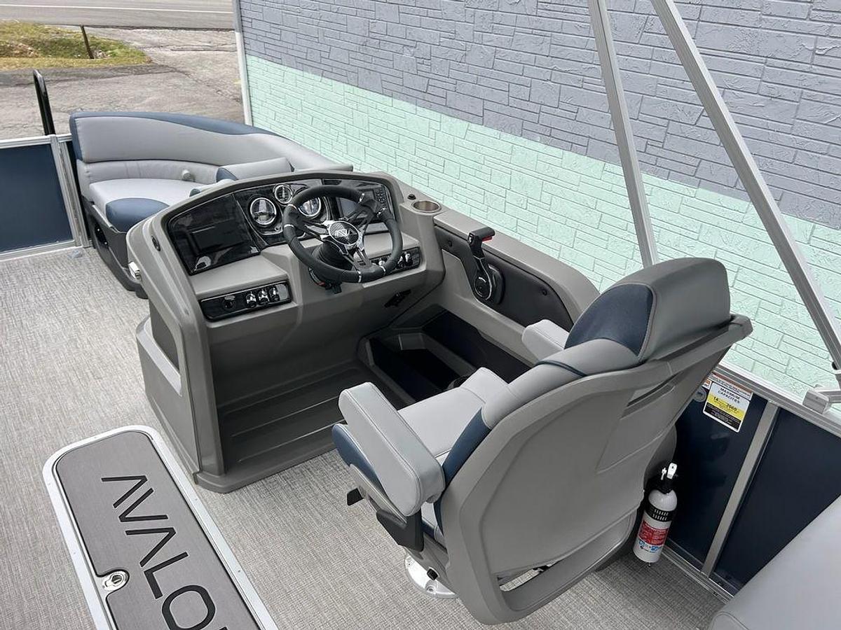 2025 Avalon 2385 LSZ Quad Lounger Shift