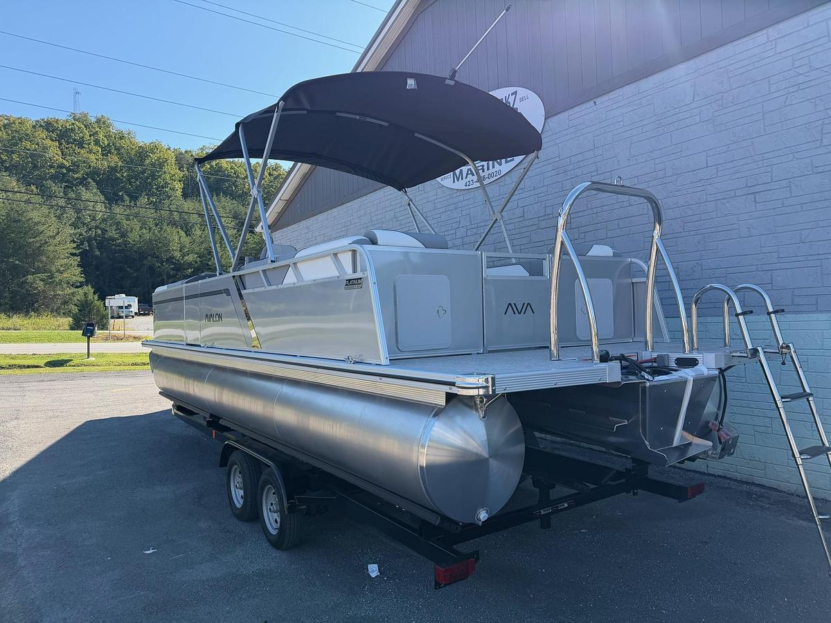 2027 AVALON 2585 VENTURE 85 QUAD LOUNGER