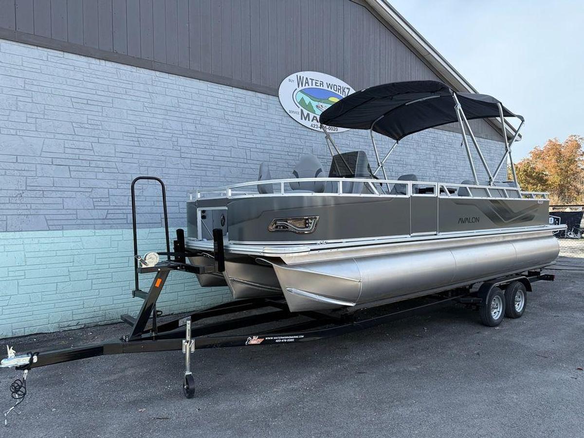 2026 Avalon 2385 Venture 85 Center Fish