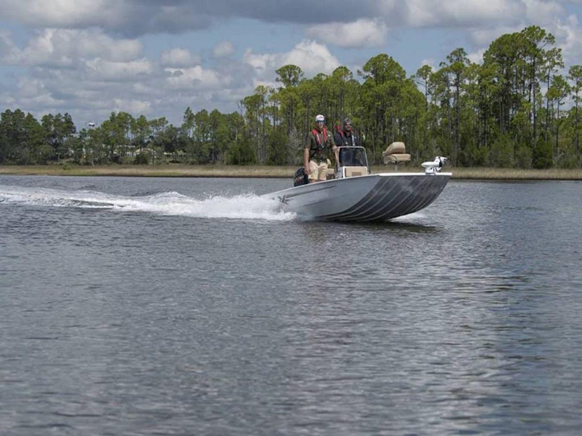 2025 Xpress Boats XP20CC Base