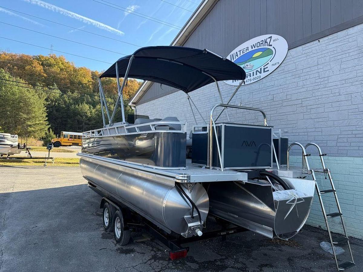 2026 Avalon 2385 Venture 85 Center Fish
