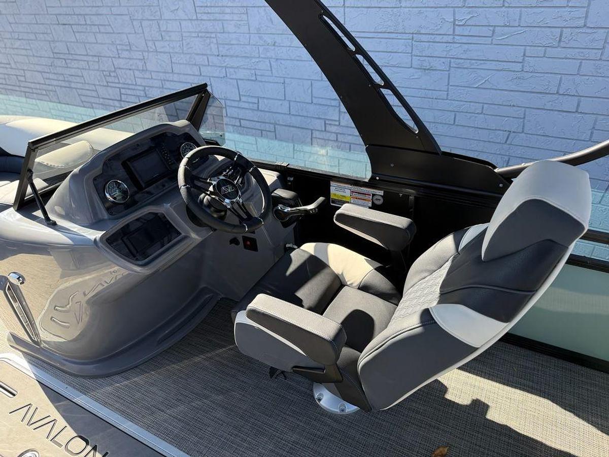 2026 Avalon 2385 LSZ VRB Windshield