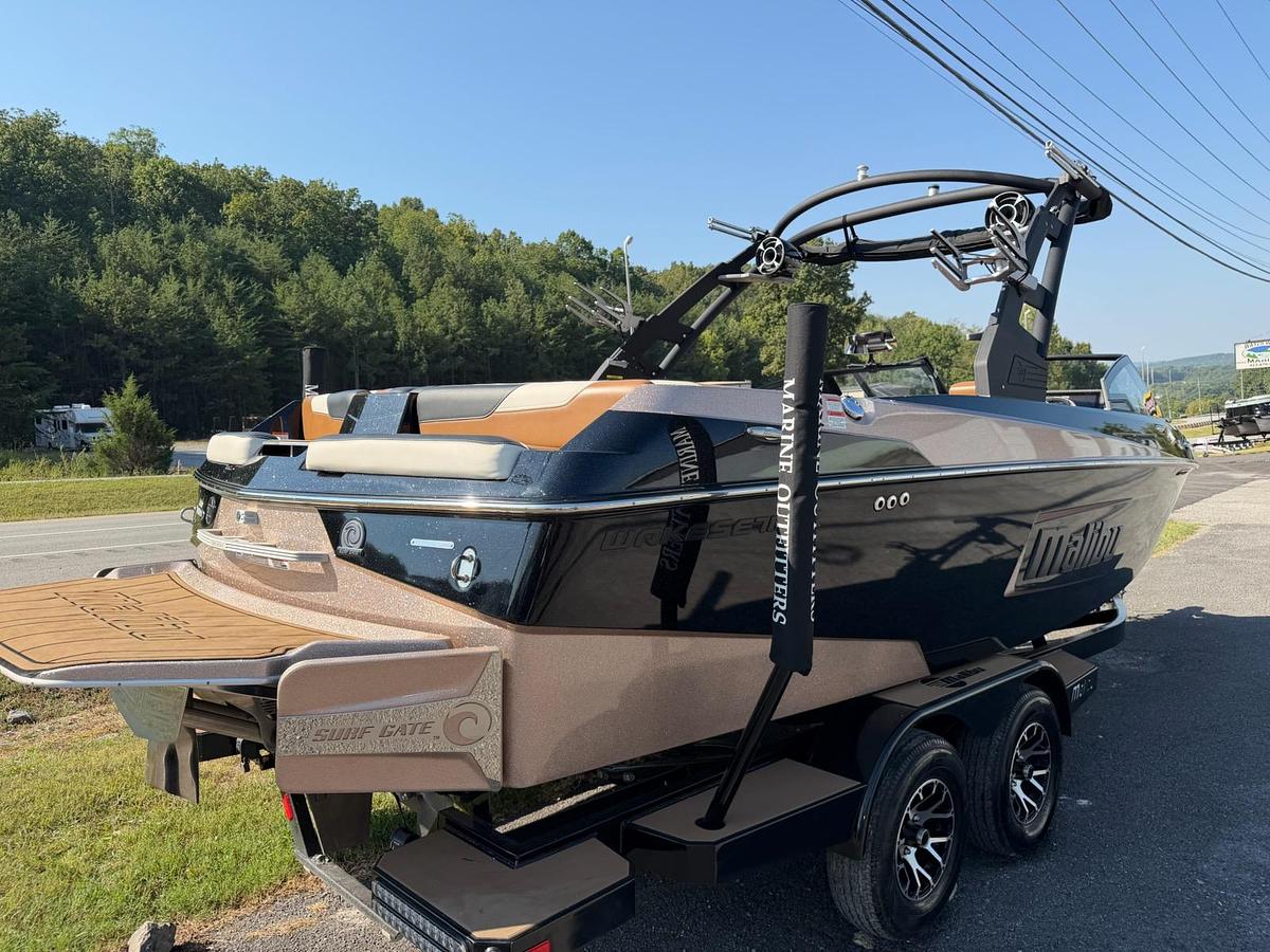 Used 2020 Malibu Wakesetter 23LSV