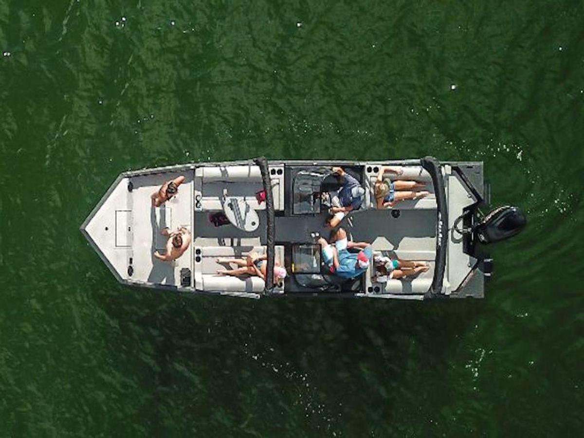 2025 SeaArk Super Lounge Easy Base