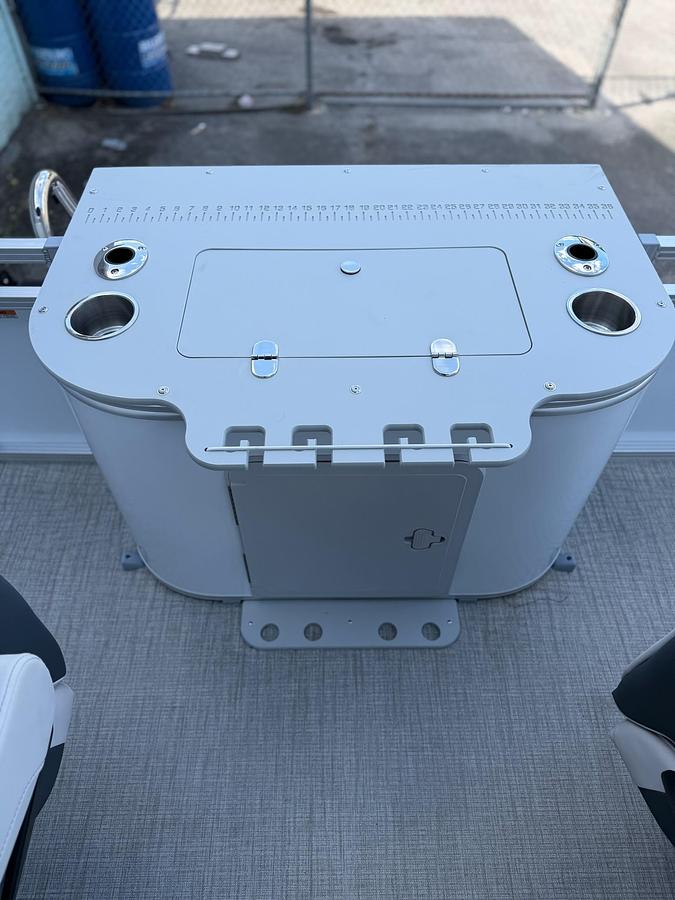 2027 AVALON 2385 VENTURE 85 CENTER FISH
