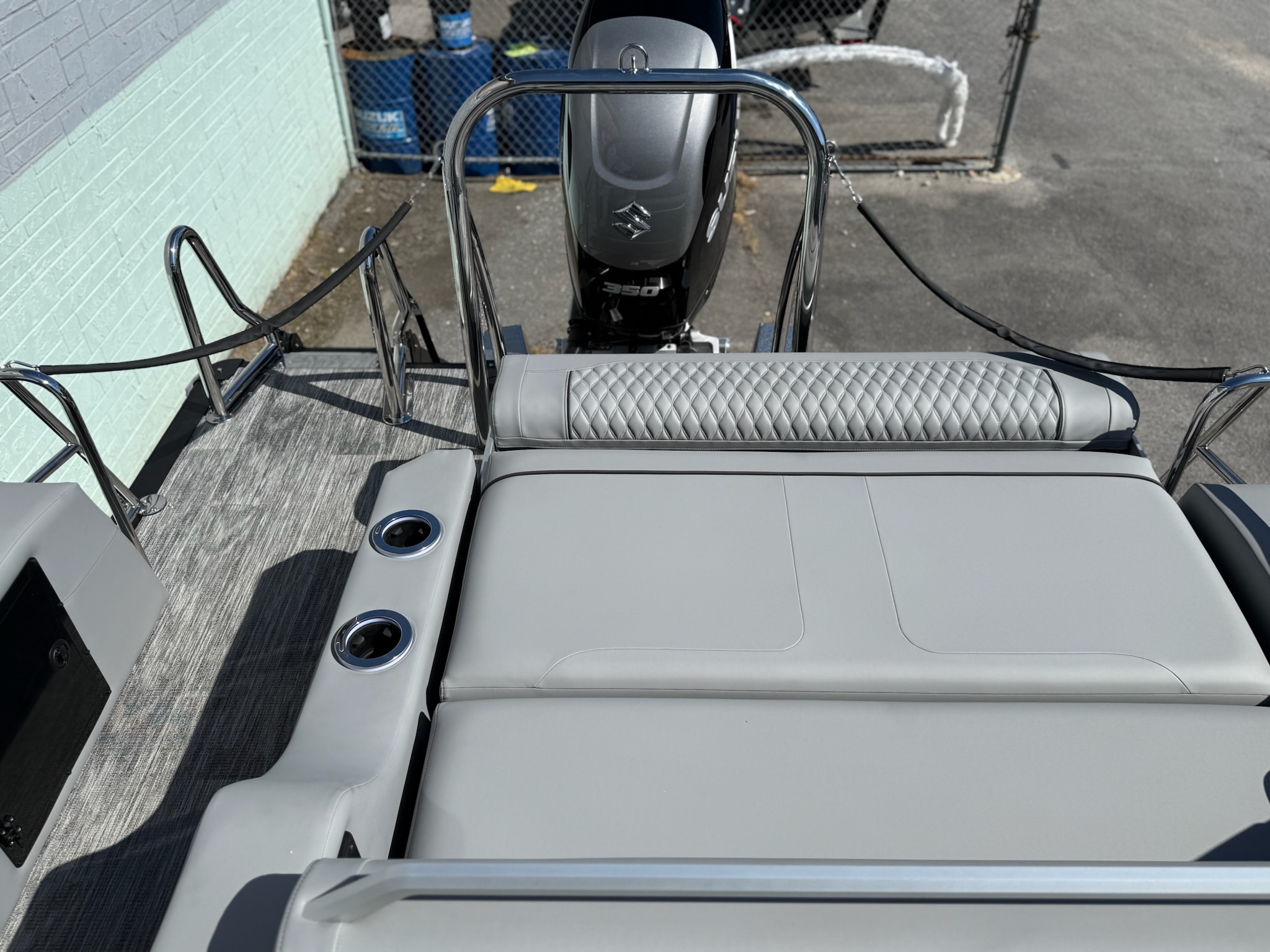 New 2026 Avalon 2585 EXCALIBUR LTD FLEX LOUNGE WINDSHIELD