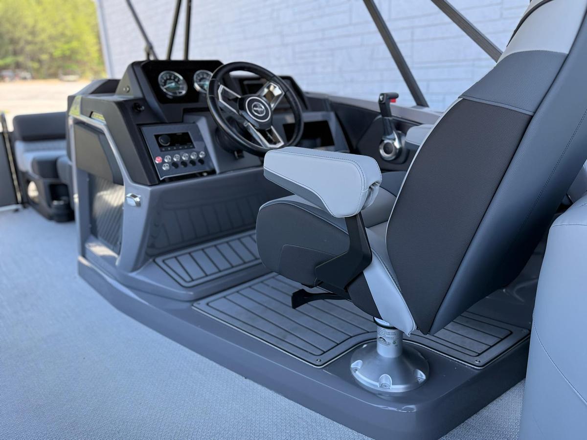2026 AVALON 2585 CATALINA QUAD LOUNGER