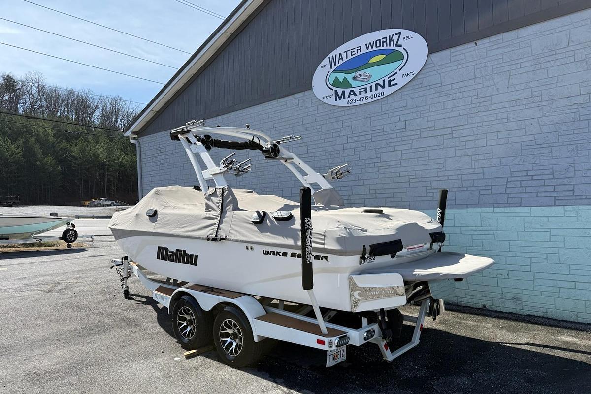 Used 2020 Malibu Wakesetter 21 VLX