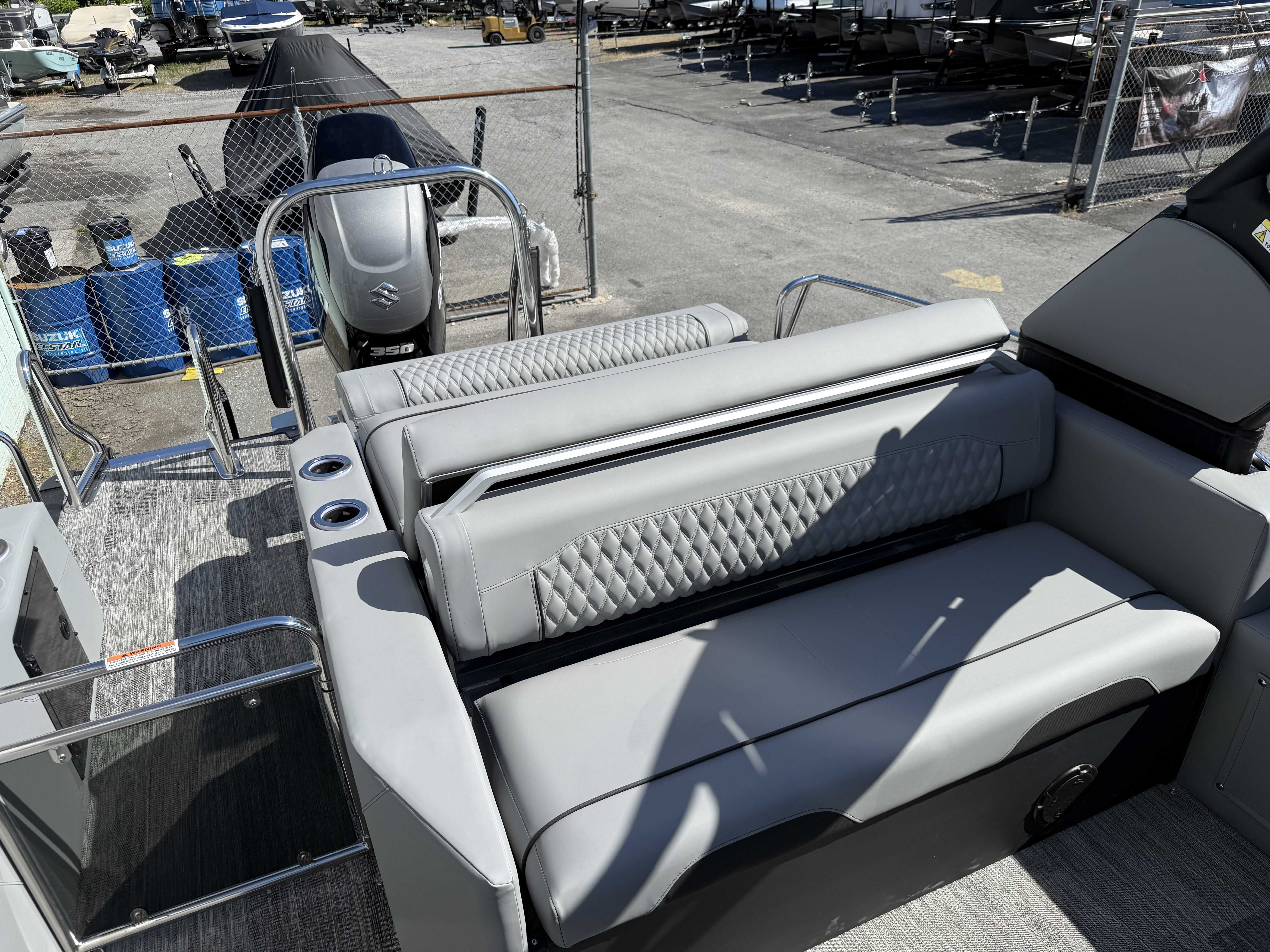 New 2026 Avalon 2585 EXCALIBUR LTD FLEX LOUNGE WINDSHIELD