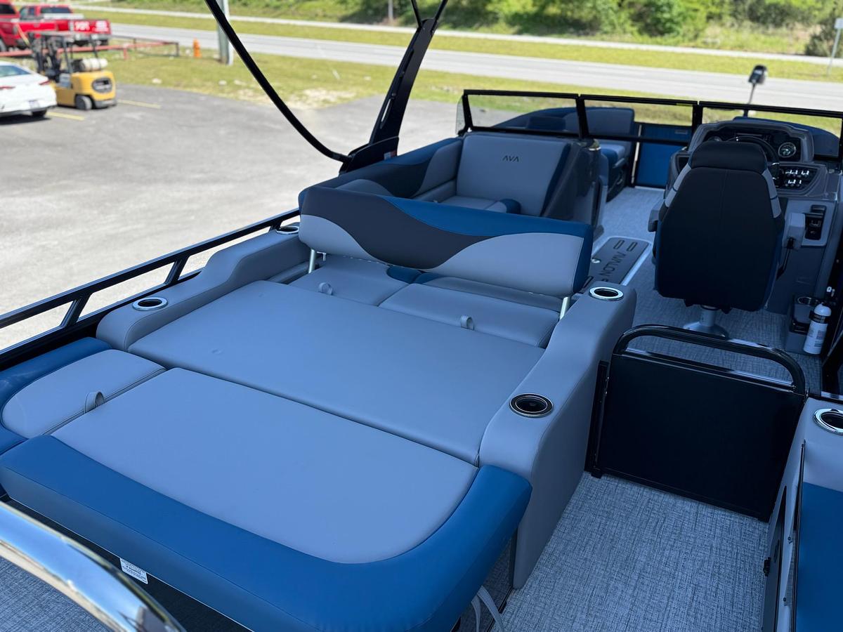 2026 AVALON 2385 LSZ VRB WINDSHIELD