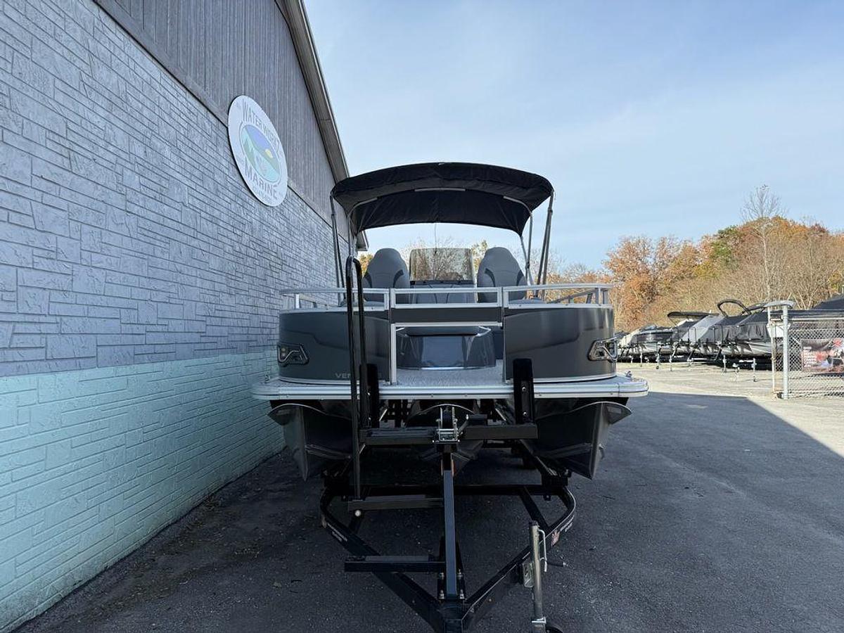 2026 Avalon 2385 Venture 85 Center Fish