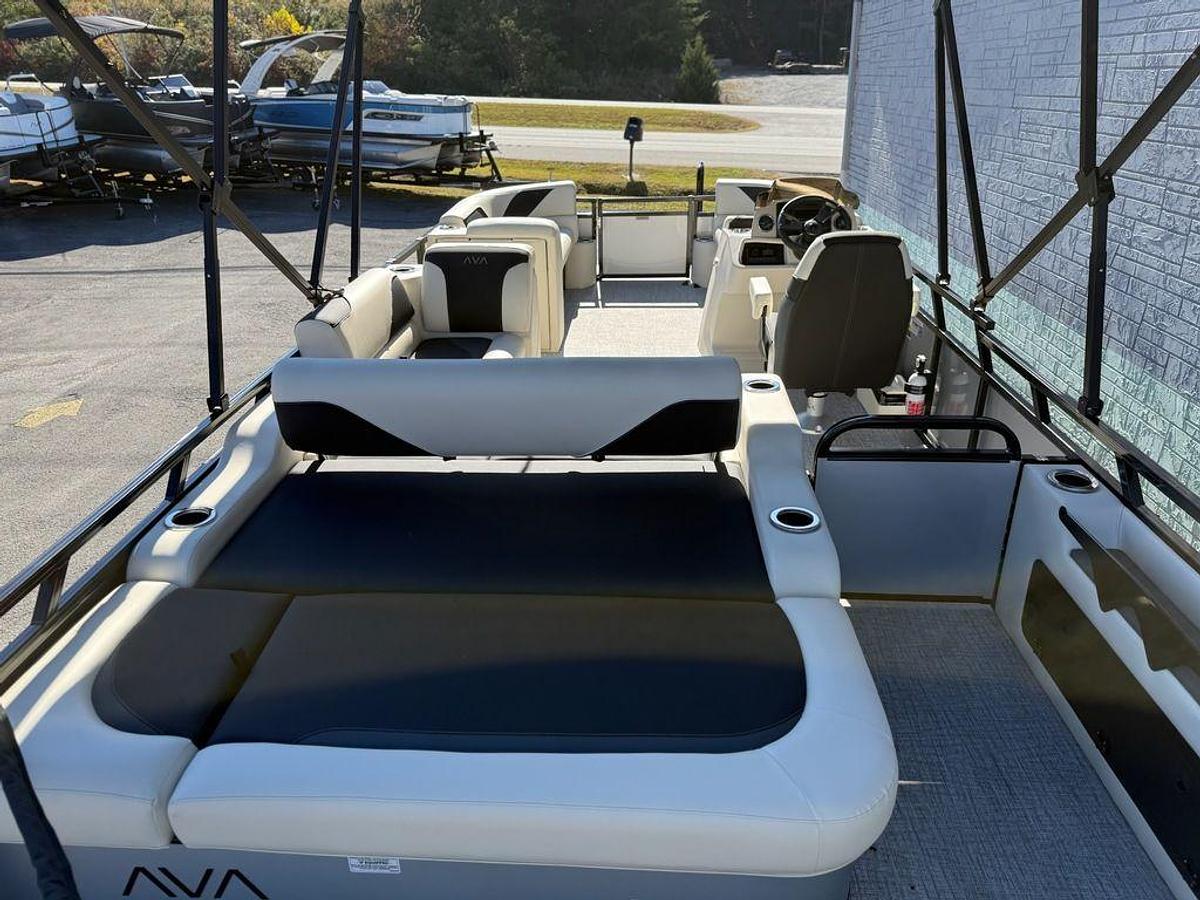 2026 Avalon Venture 85 VRB