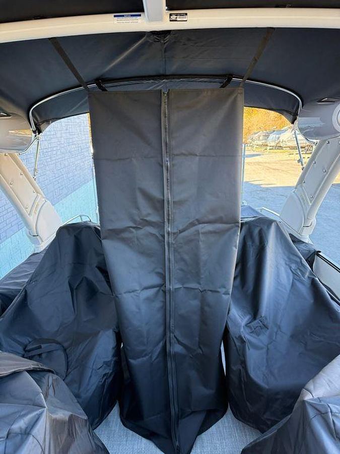 2026 Avalon 2585 Excalibur LTD Flex Windshield