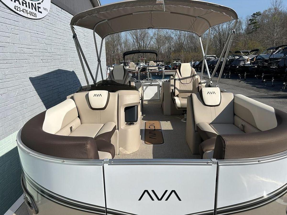 2025 Avalon 2385 LSZ Rear Lounger