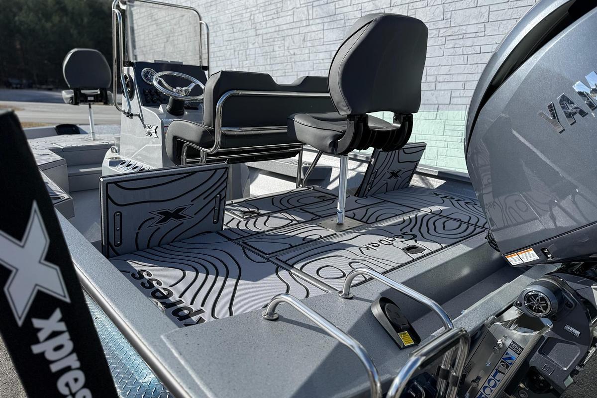 2026 Xpress H20B Bay