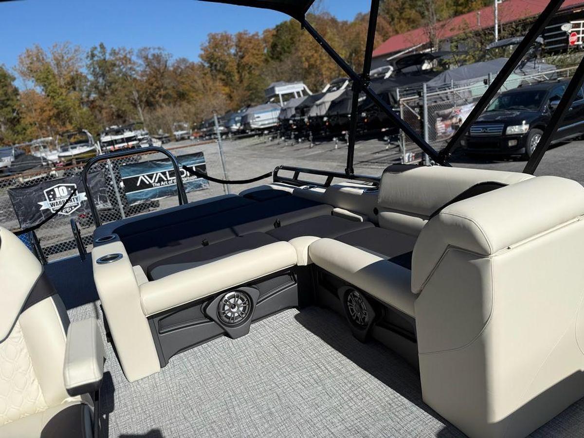 2026 Avalon Venture 85 VRB