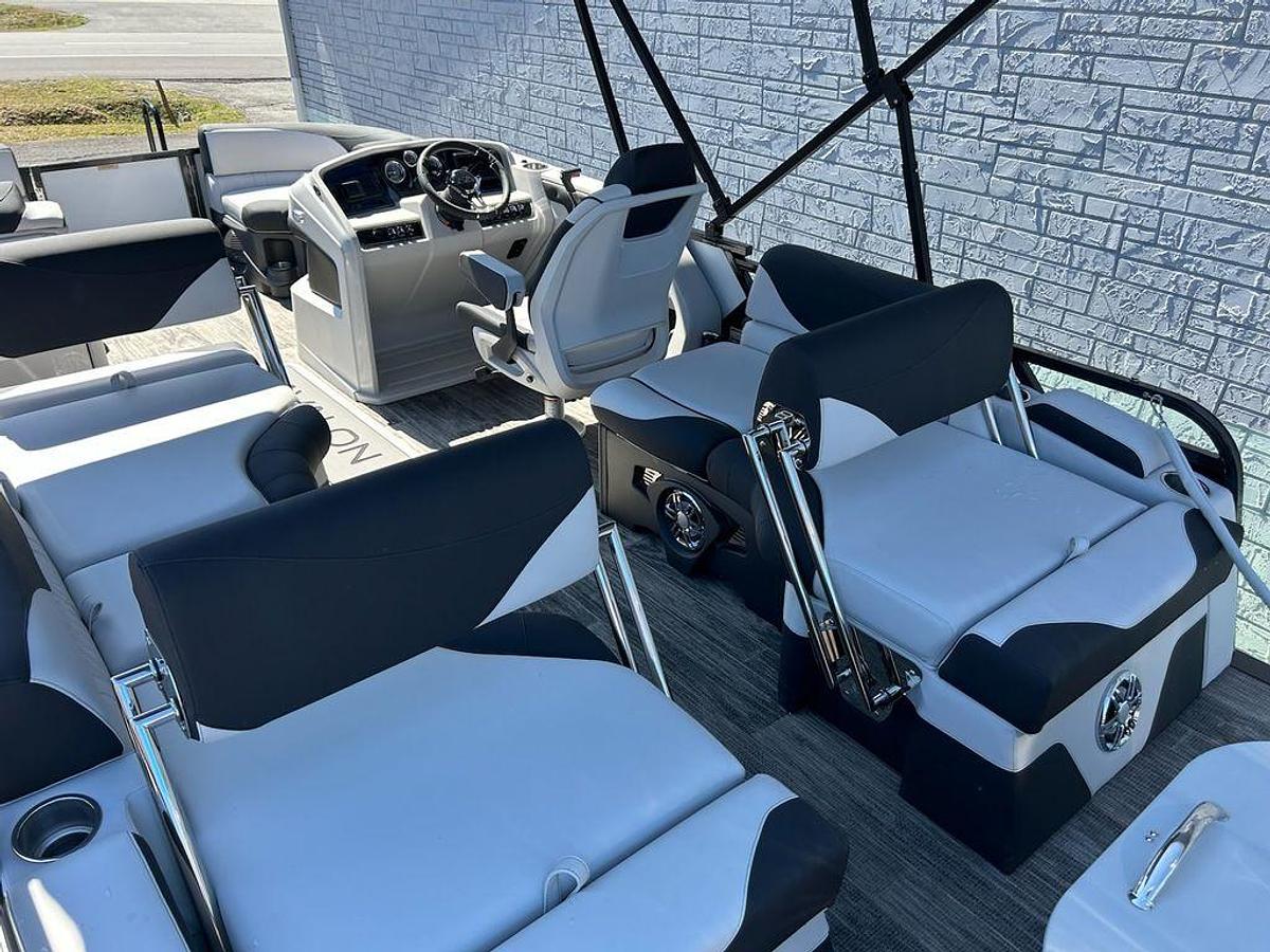 2025 Avalon 2185 LSZ Quad Lounger Shift