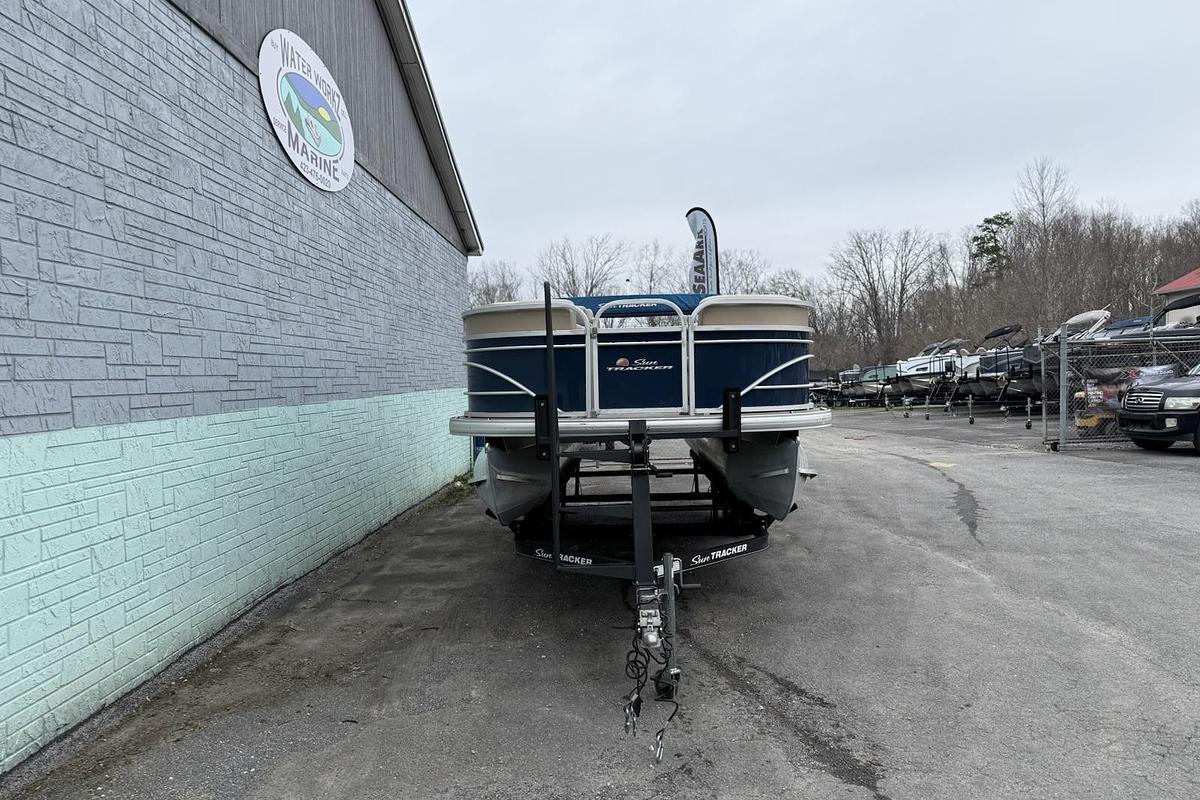 Used 2020 Sun Tracker Party Barge 20 DLX