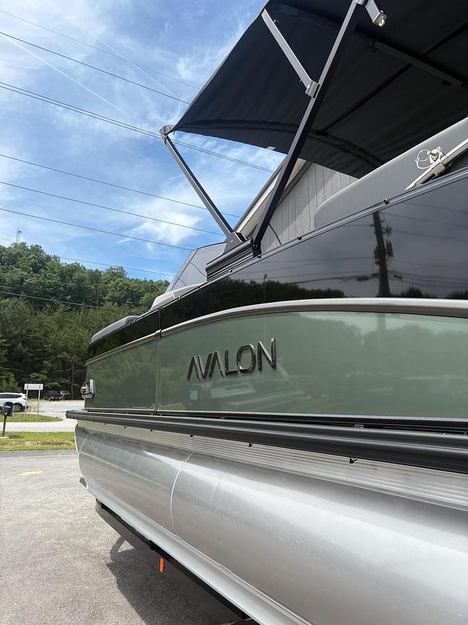 2026 AVALON 2585 CATALINA QUAD LOUNGER SHIFT WINDSHIELD