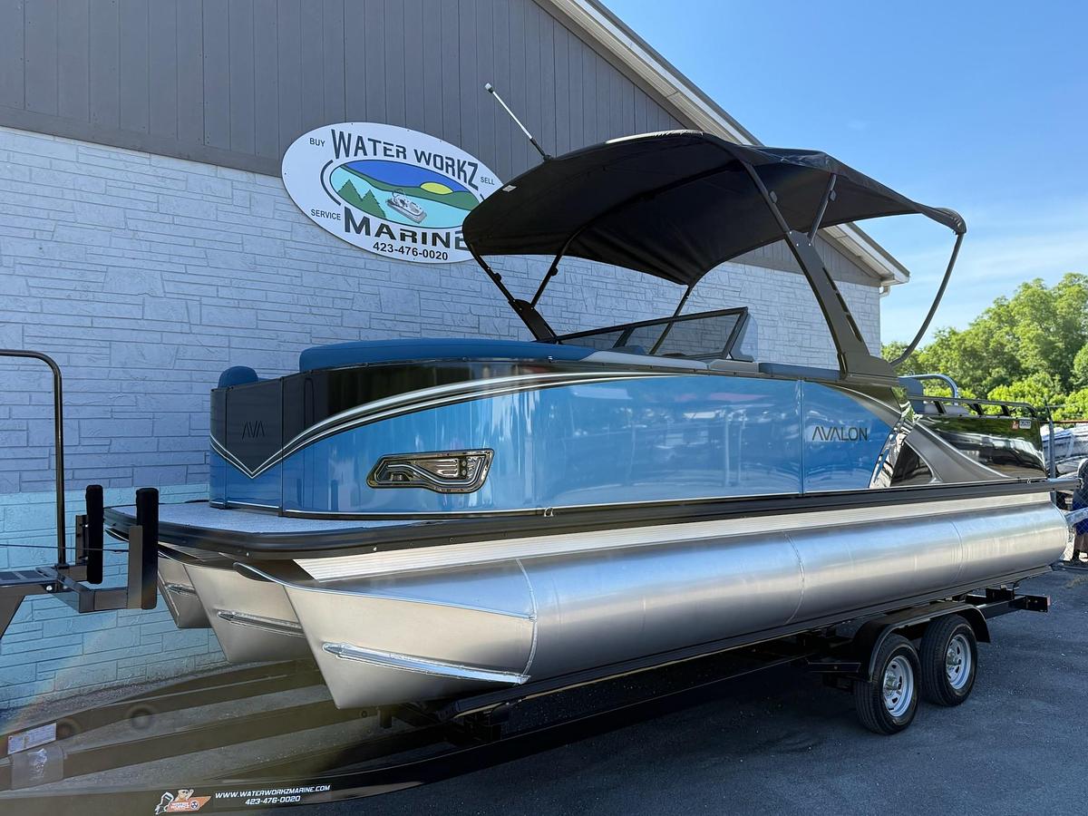 2026 AVALON 2385 LSZ VRB WINDSHIELD