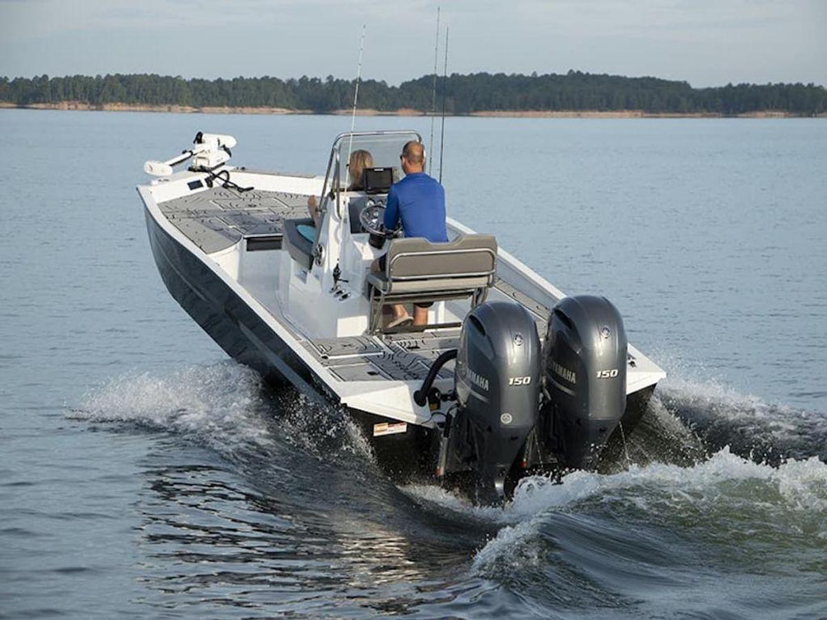 2025 Xpress Boats X23B LOUNGE DUAL Base