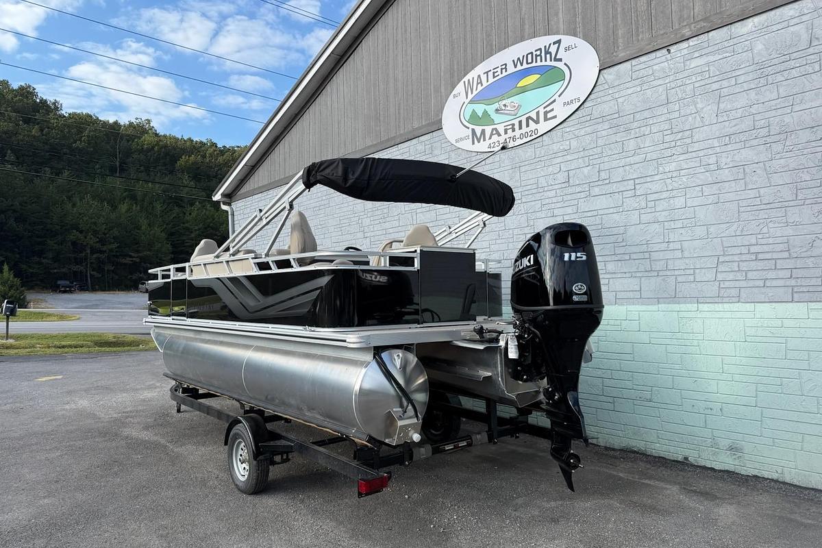 2025 Avalon VTX Quad Fish