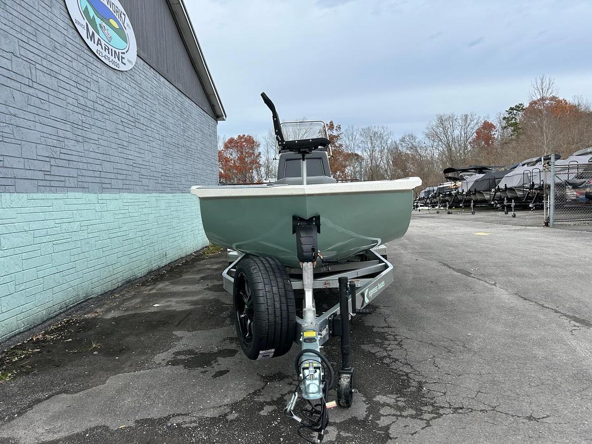 2025 Xpress X23 Bay Lounge