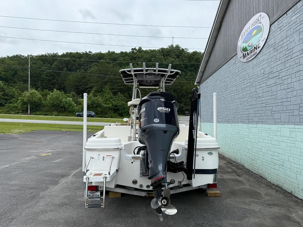 2019 NAUTIC STAR 231 HYBRD CC