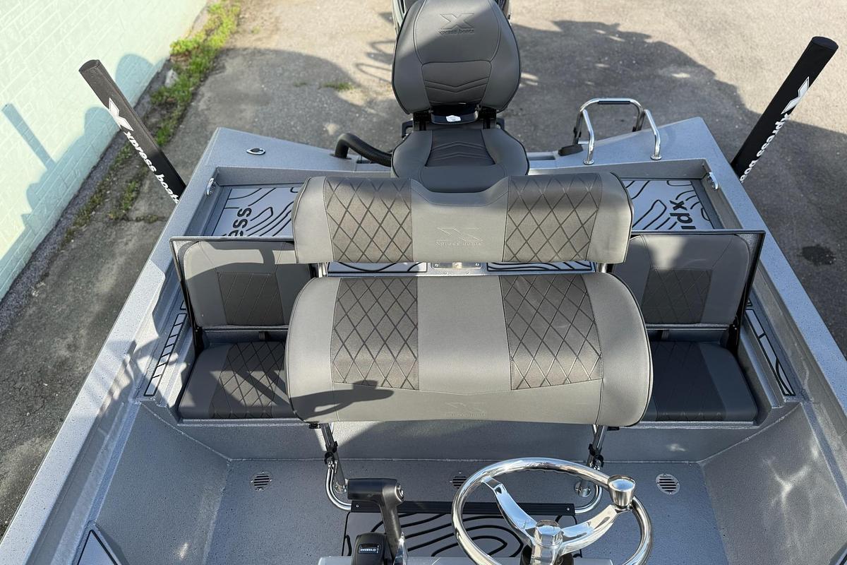 2026 Xpress H22B Bay