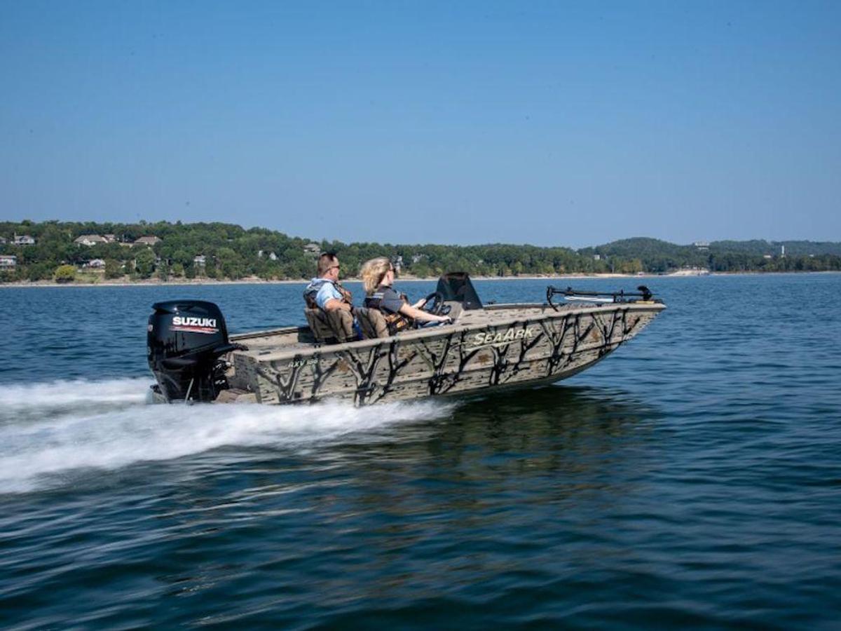 2025 SeaArk Shadow 19 v Side Console